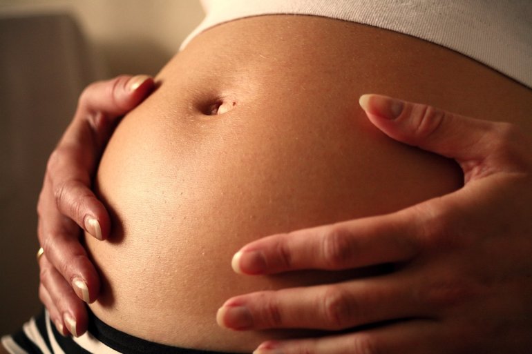 Видеть во сне себя беременной с животом к чему это и шевеление ребенка thumbnail