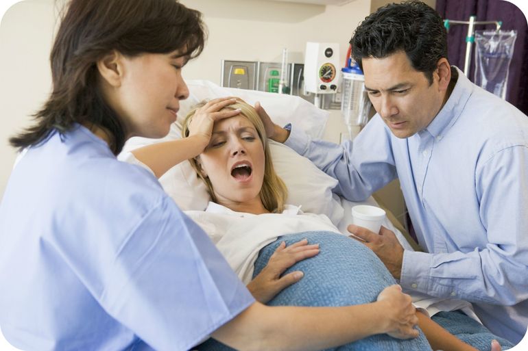 К чему беременной женщине снится что она родила девочку thumbnail