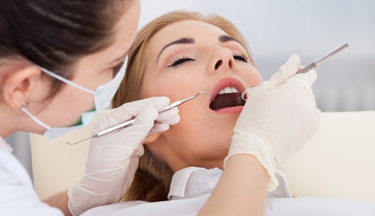 Лечить зубы во сне у стоматолога