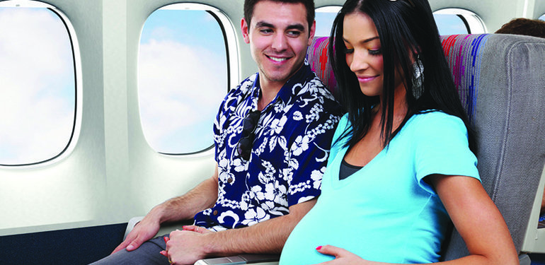 Беременная особа в самолете