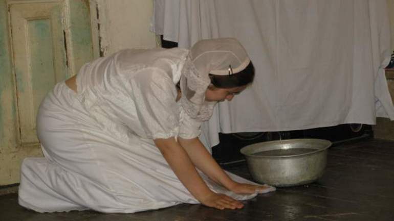 Трактовка снов про мытье пола в церкви