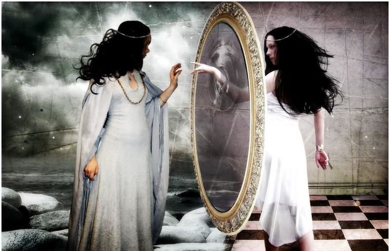 Видеть себя в зеркале красивой