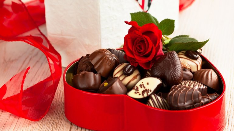 К чему снятся шоколадные конфеты: толкование по различным сонникам