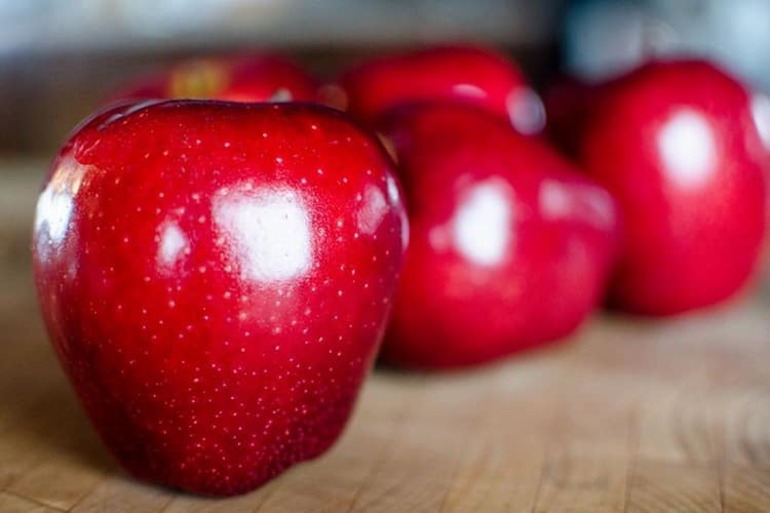 К чему снятся красные яблоки