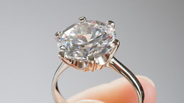 К чему видеть во сне кольцо  кольцо с бриллиантом
