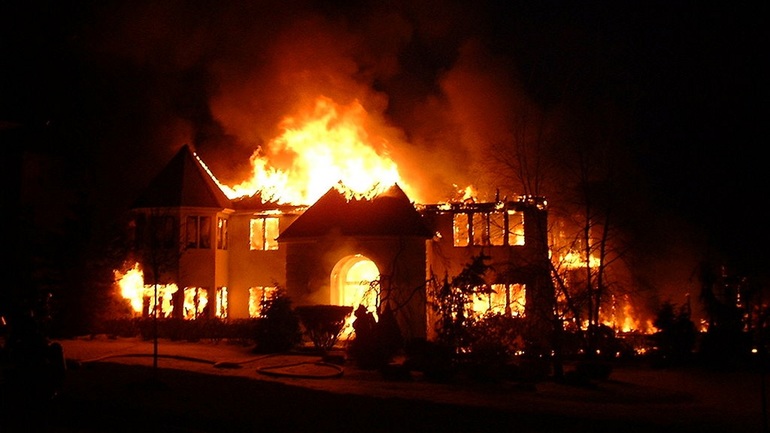 Толкования горящего дома по сонникам
