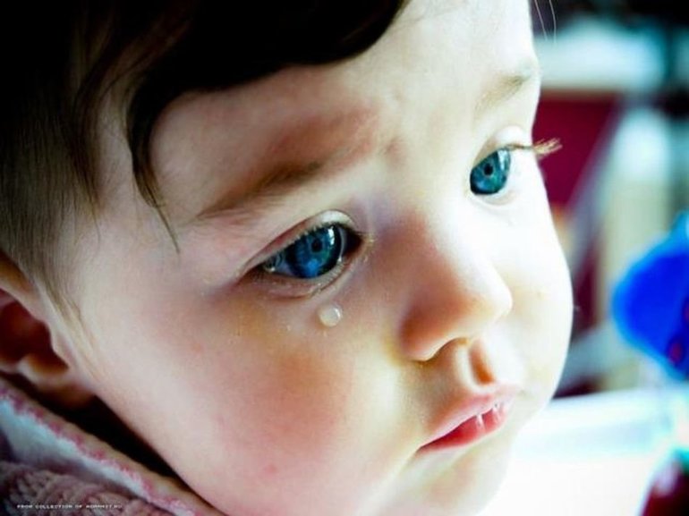 Плачущая малышка 