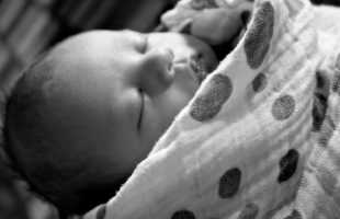 К чему снится мёртвый ребёнок: толкование по различным сонникам