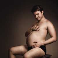 Приснился беременный мужчина: толкования по разным сонникам