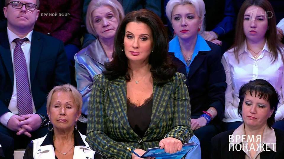В ответ на критику телезрителей, Екатерина Стриженова рассказала о том, как ей удаётся держать себя в форме, а также поделилась секретами семейного счастья. 