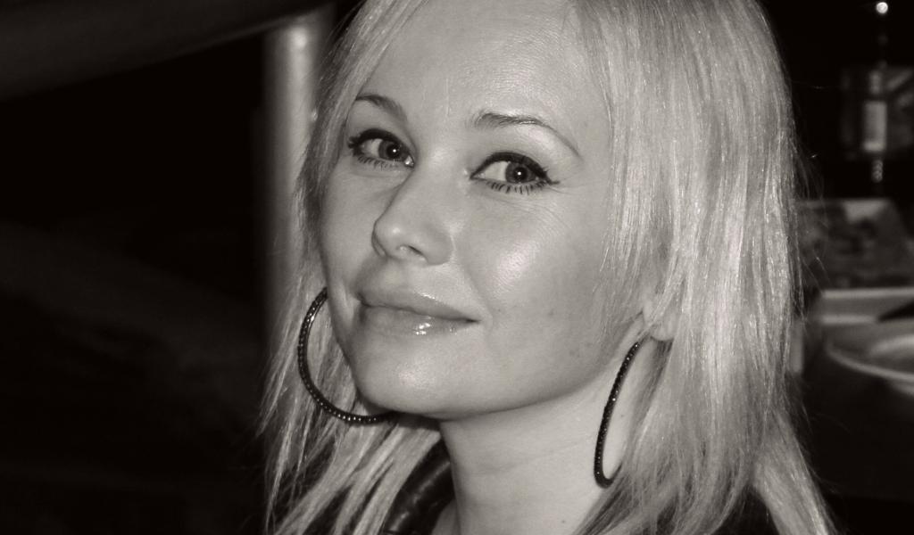Елена Корикова - исполнительница главной роли в сериале "Бедная Настя": алкоголизм и затворнический образ жизни. От кого скрывается актриса?