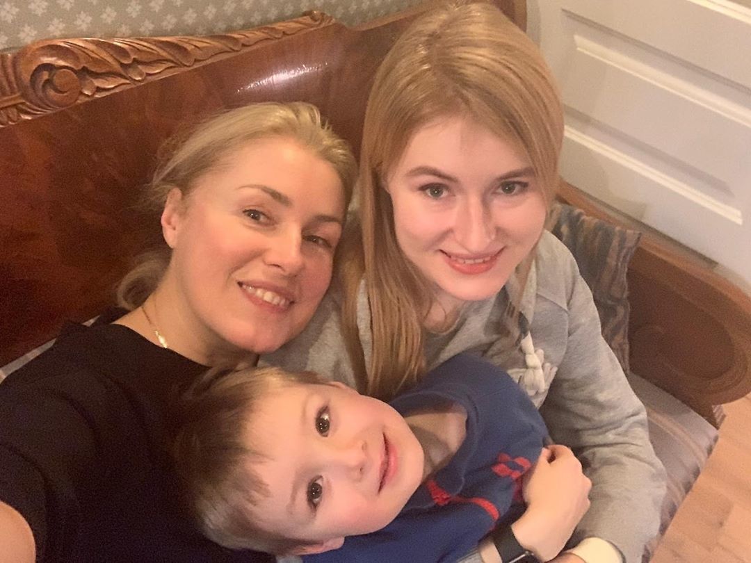 Нескончаемые скандалы вокруг семьи Марии Шукшиной: почему красивая женщина осталась одна?